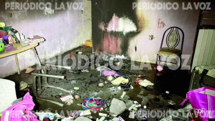 Adictos provocan incendio en casa invadida en la colonia Independencia