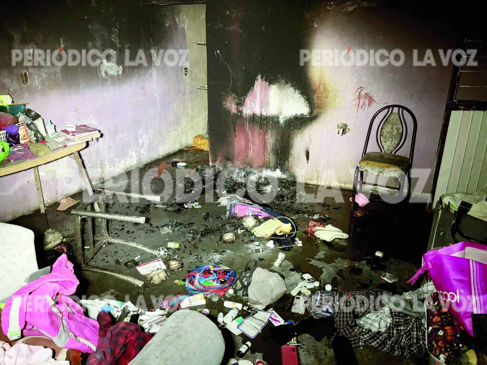 Adictos provocan incendio en casa invadida en la colonia Independencia