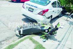 Motociclista choca contra taxi en El Campanario y huye dejando moto abandonada