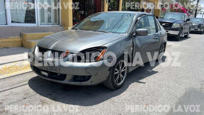 Accidente en centro de Monclova deja 50 mil pesos en daños por puerta abierta