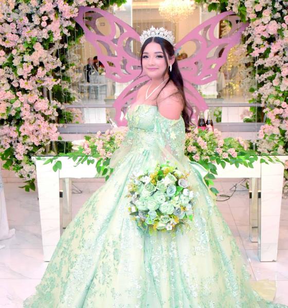 Camila Leyva celebra con alegría y elegancia sus XV años rodeada de sus seres queridos