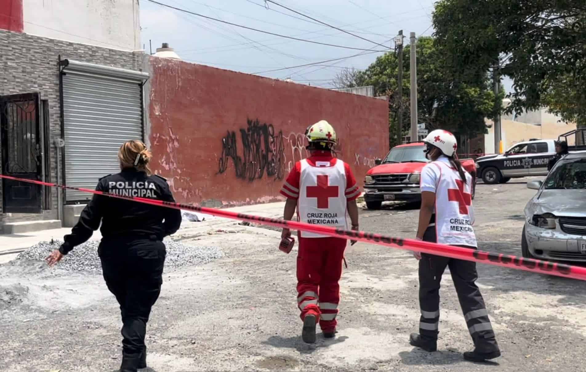 Cae albañil de 10 metros y pierde la vida