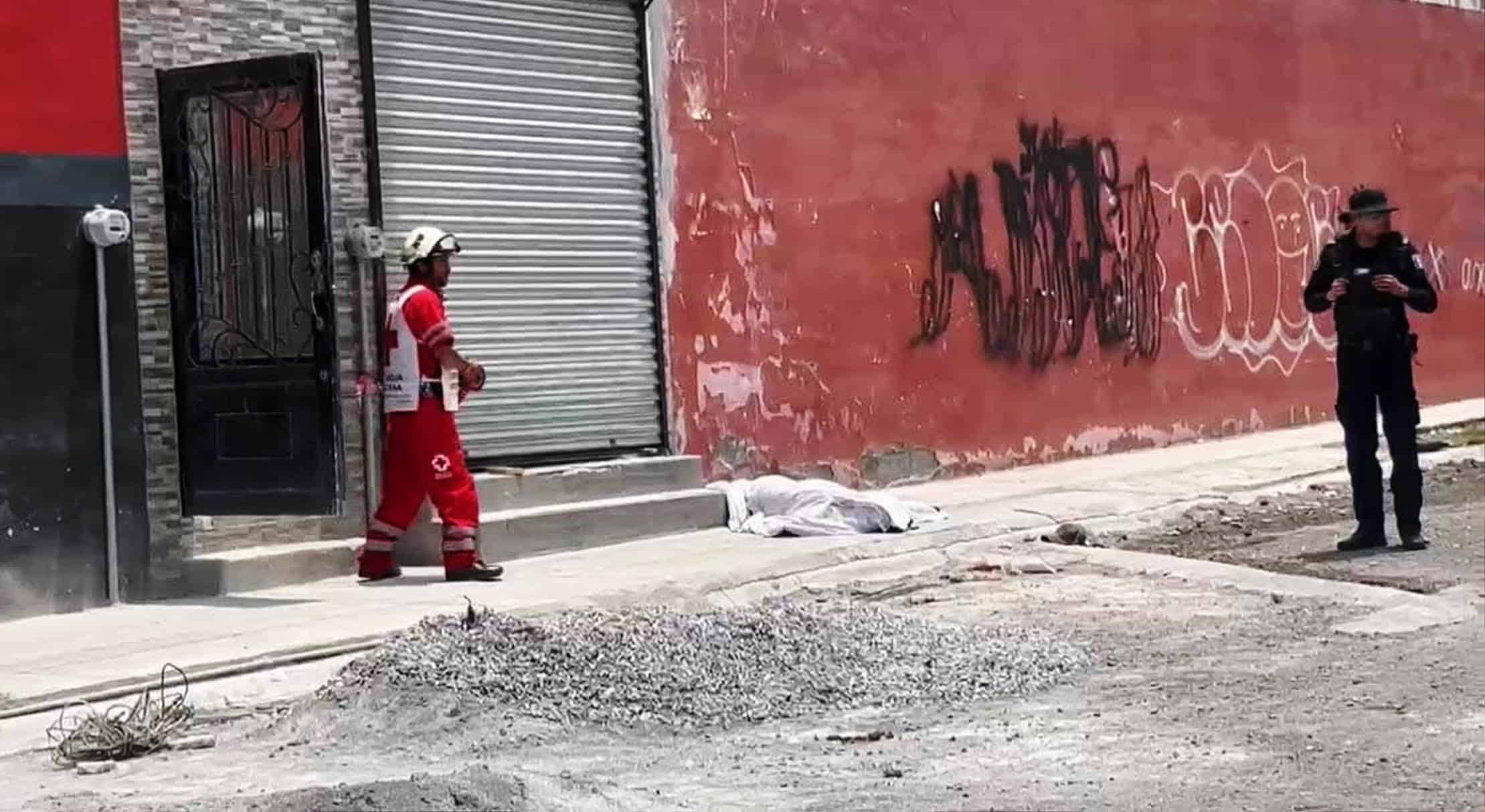 Cae albañil de 10 metros y pierde la vida