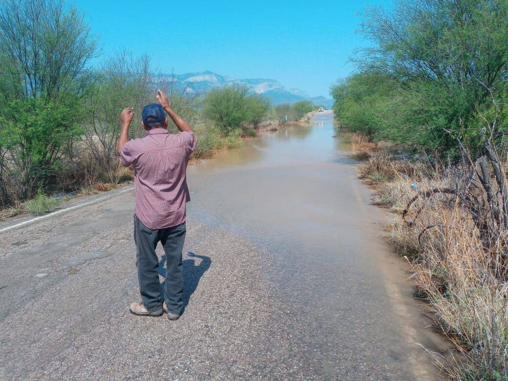 Lluvias en Múzquiz causan encharcamientos y afectan la carretera estatal 20