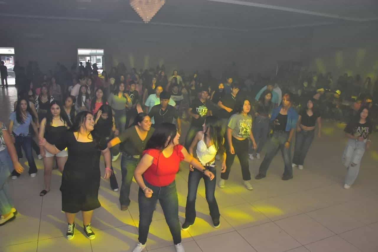 Celebran en Nava el Día del Estudiante con Música, Juegos y Convivencia Juvenil