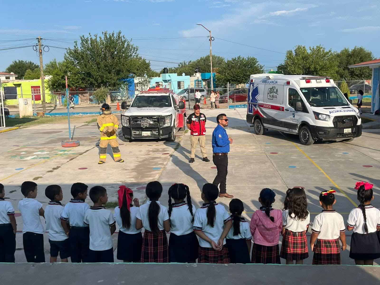 Niños de Primaria Benito Juárez Aprenden Primeros Auxilios con Bomberos en Nava