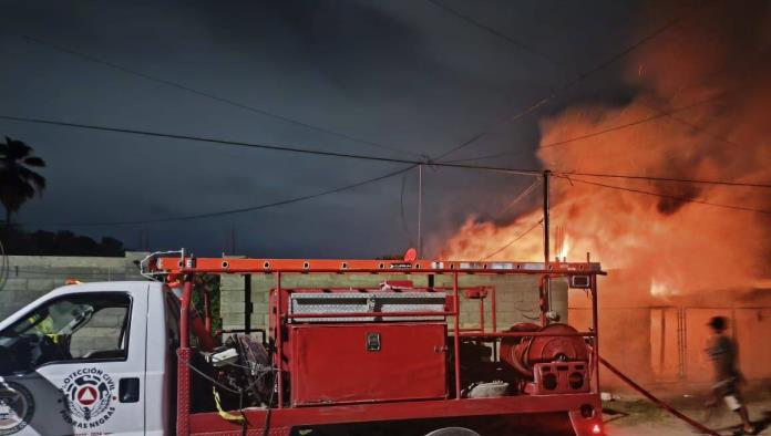 Doble incendio en Piedras Negras en menos de ocho horas; una mujer resultó intoxicada