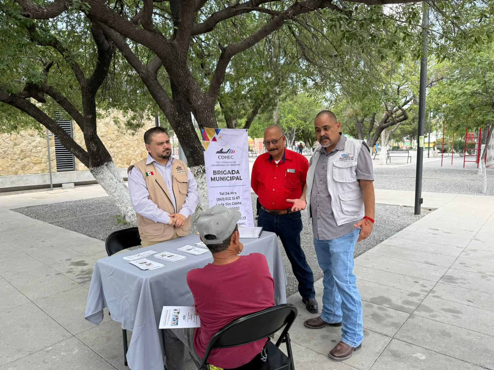 CDHEC inicia brigadas de Derechos Humanos en la plaza principal de Nueva Rosita