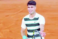 Carlos Alcaraz vence a Dzumhur y avanza a Octavos de Final en Roland Garros