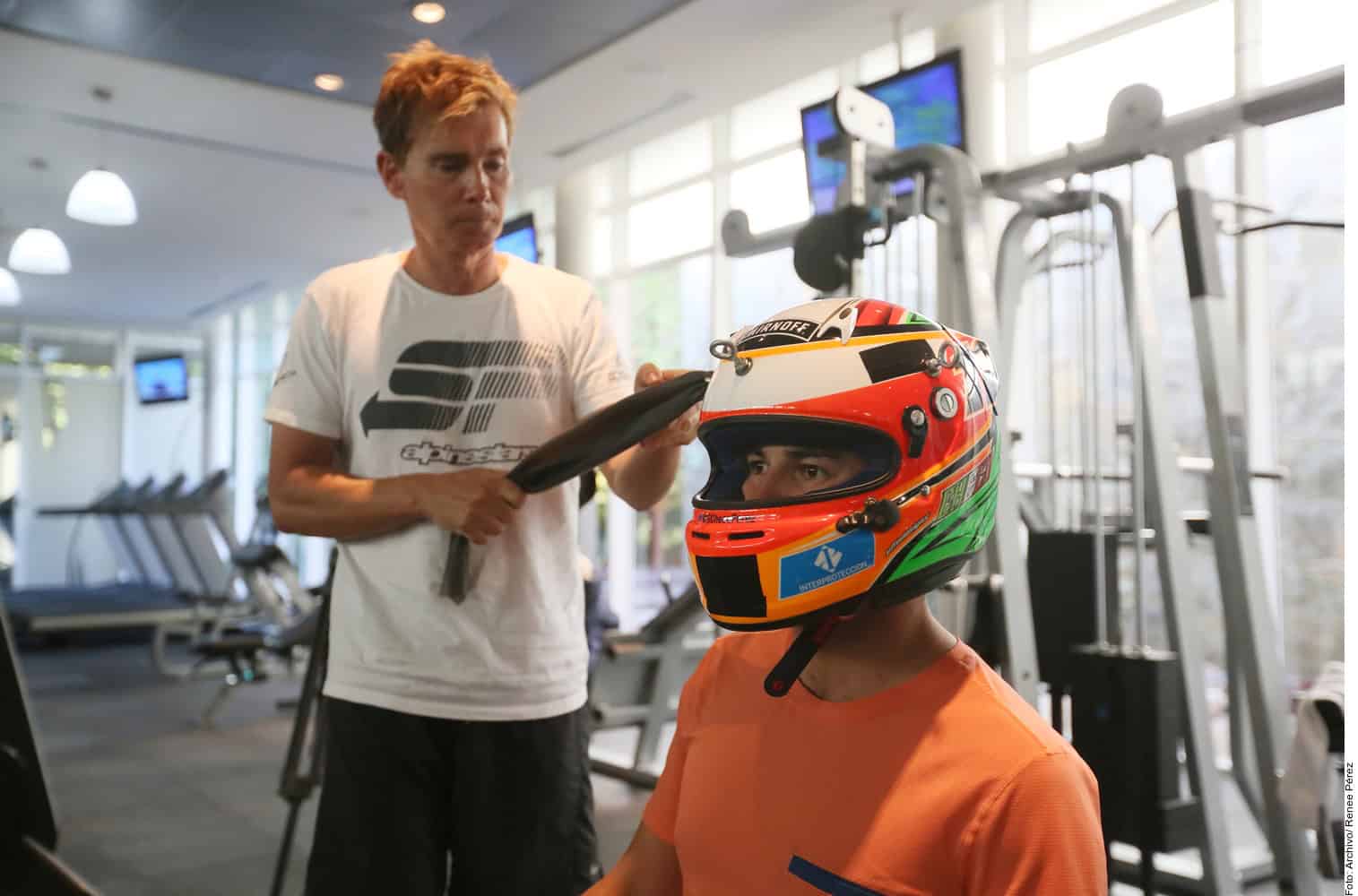 Prepara físico de Checo Pérez pide disculpas de Red Bull y Helmut Marko por trato injusto