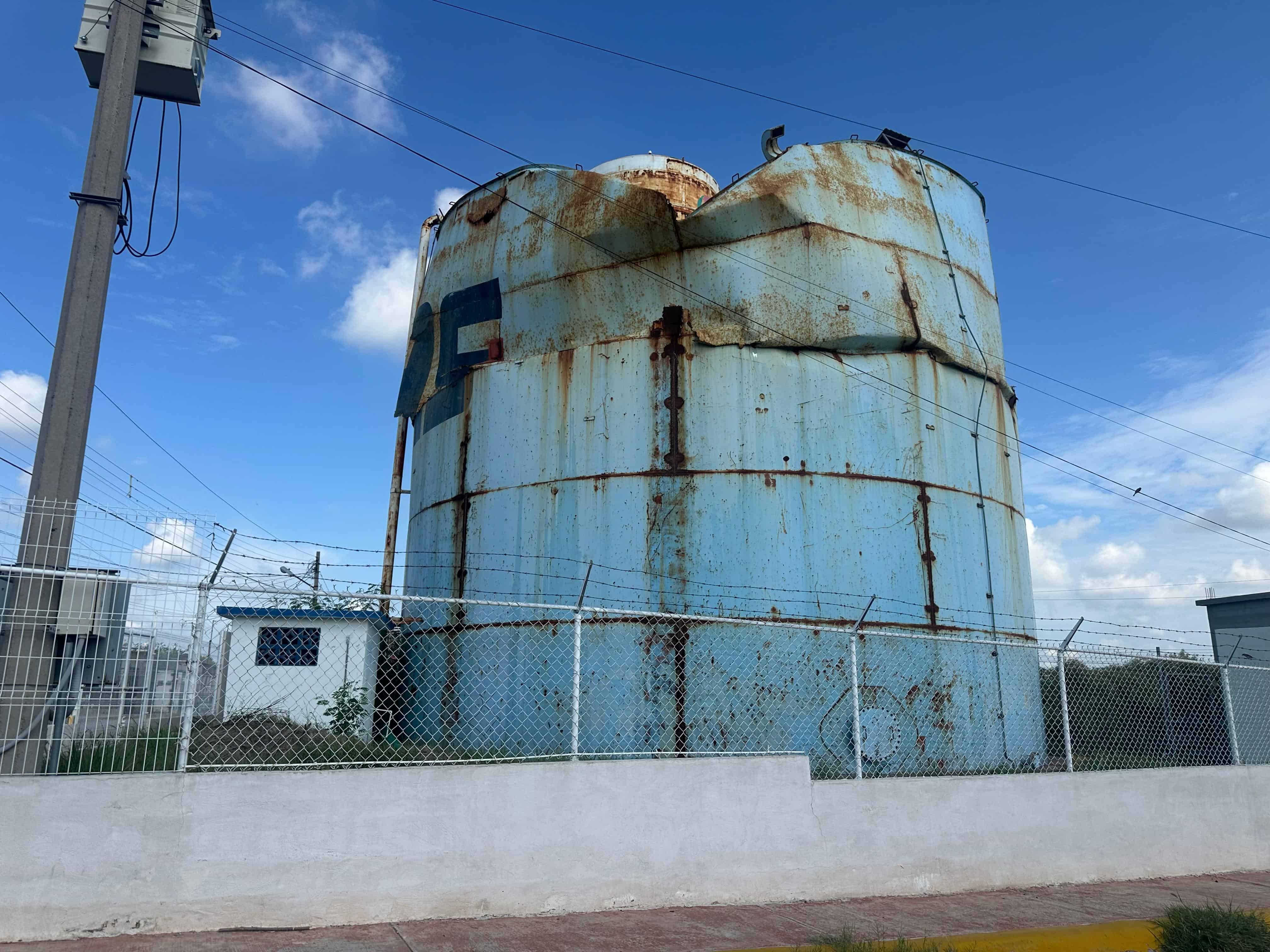 Vecinos denuncian negligencia en el tanque de SIMAS en la colonia Doctores