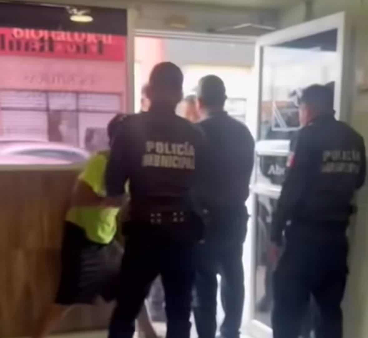 Abogado denuncia abuso de autoridad tras irrupción policial en su despacho