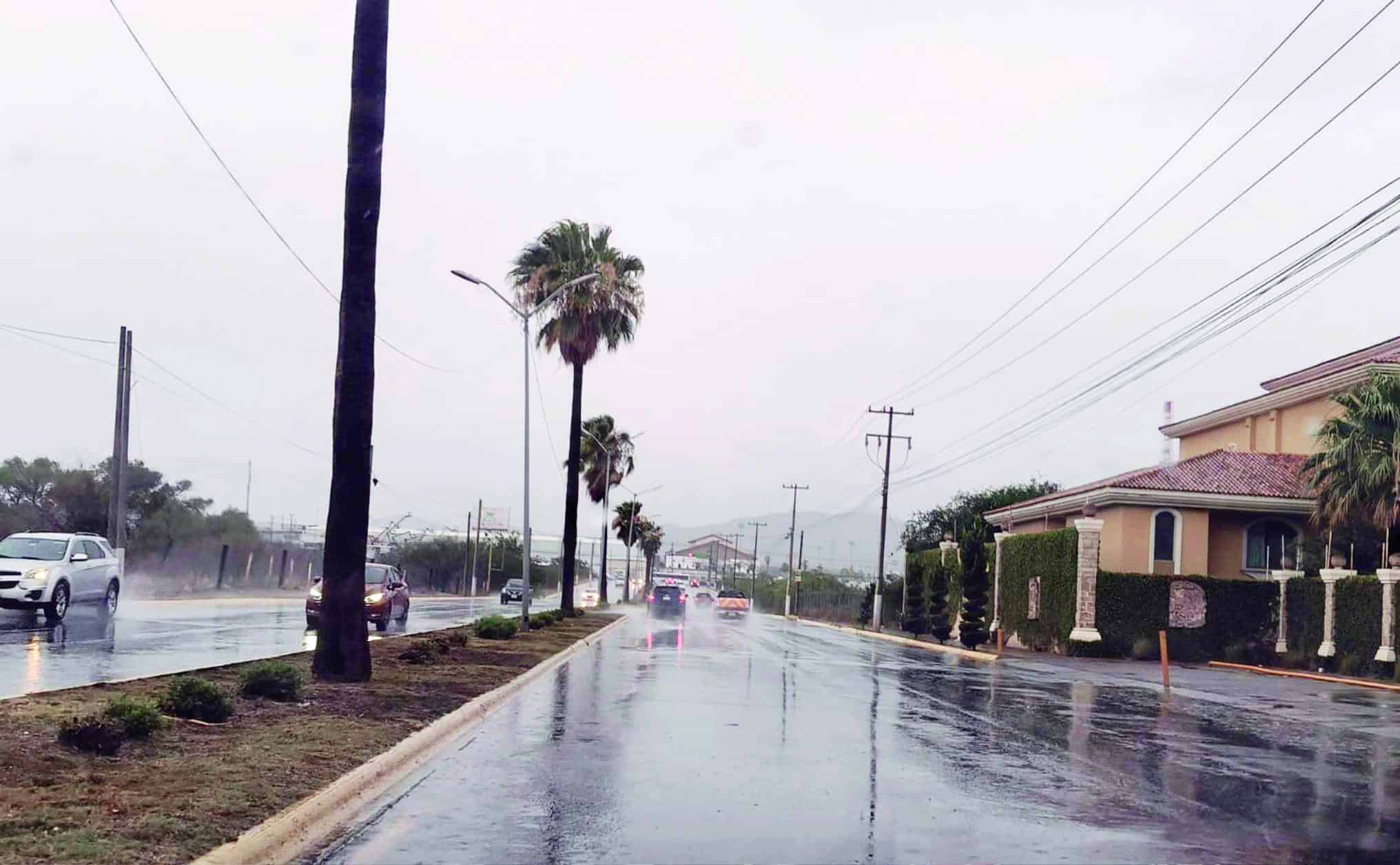 Sorprende tormenta a saltillenses Sorprende tormenta a saltillenses