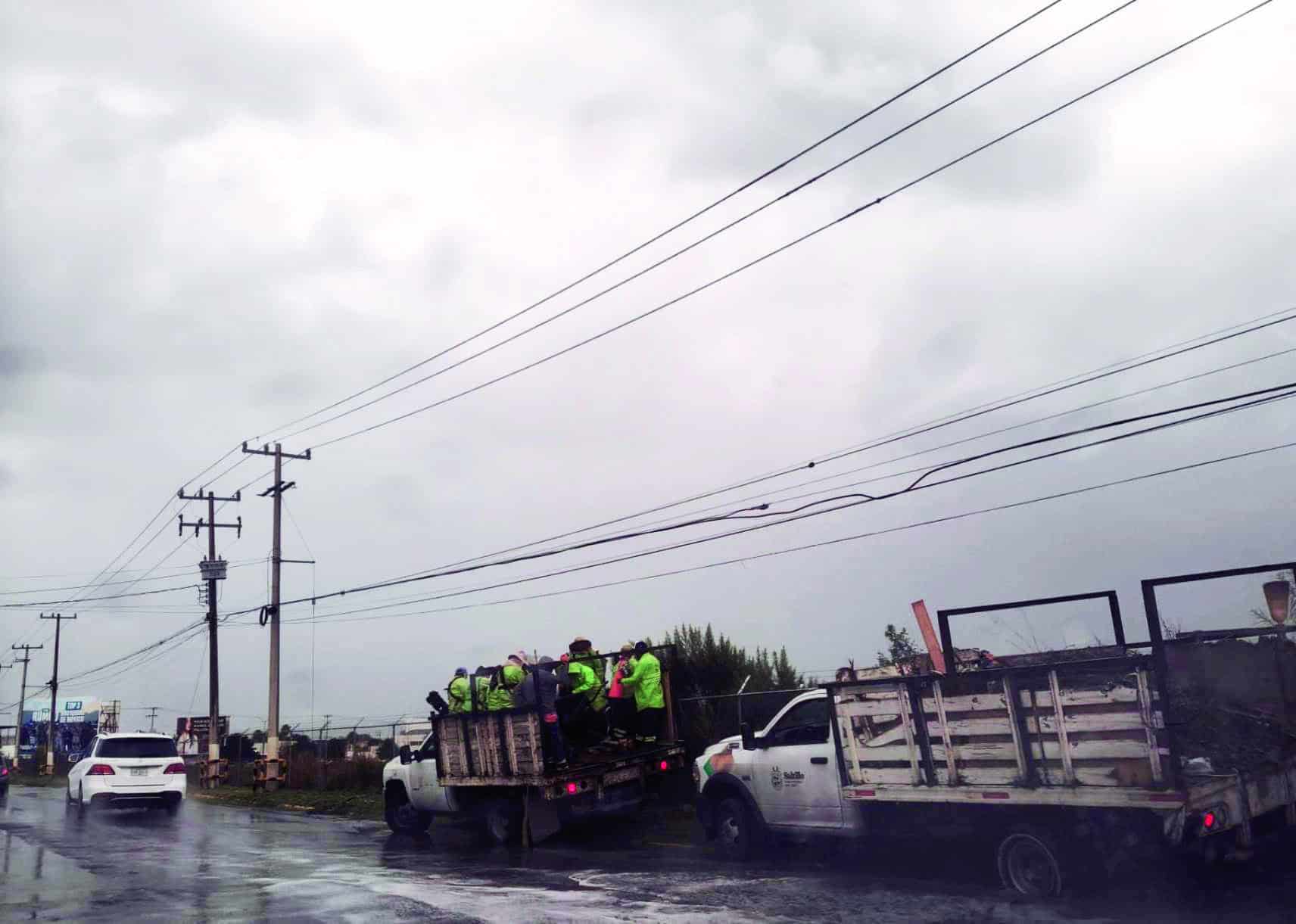 Sorprende tormenta a saltillenses