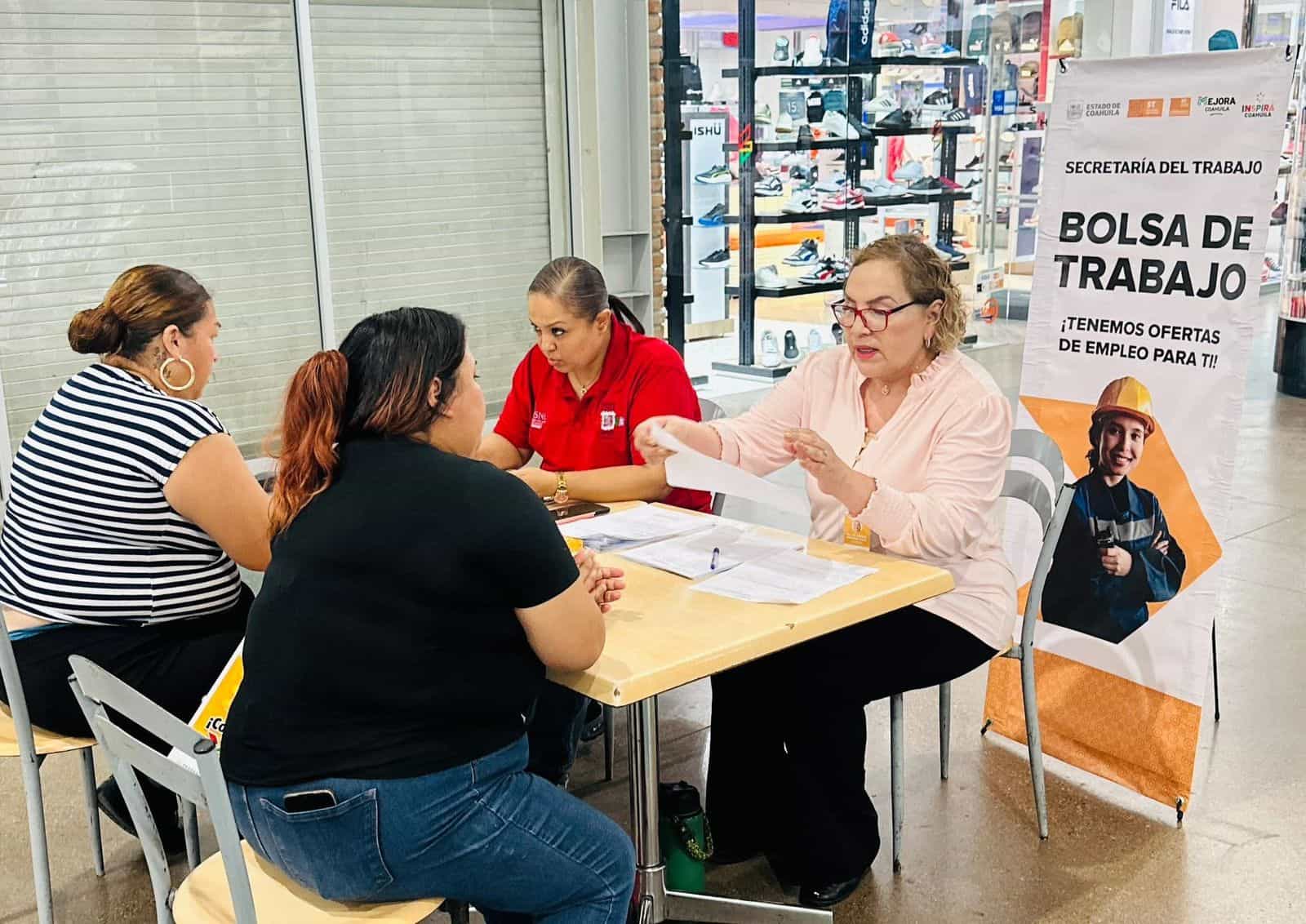 Lenta reactivación de maquiladoras en Ciudad Acuña impulsa jornadas de empleo