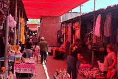 Elecciones pasan desapercibidas en la San Joaquín pese a que el tianguis está lleno