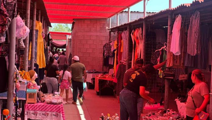 Elecciones pasan desapercibidas en la San Joaquín pese a que el tianguis está lleno