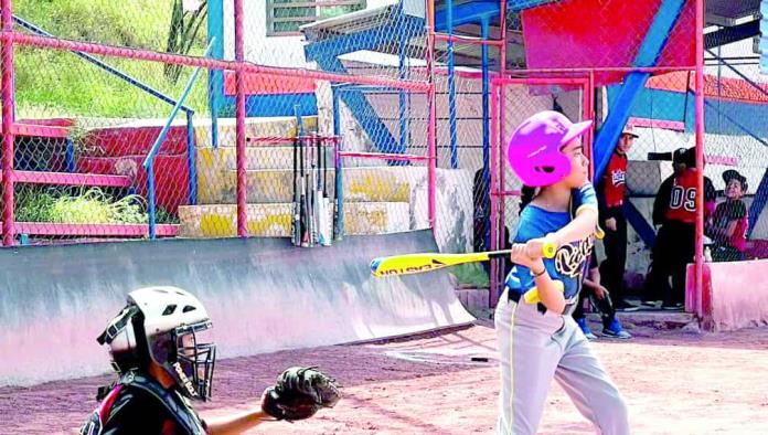 Rieleros vence 17-15 a Sultanes en emocionante juego infantil de la Liga Ribereña