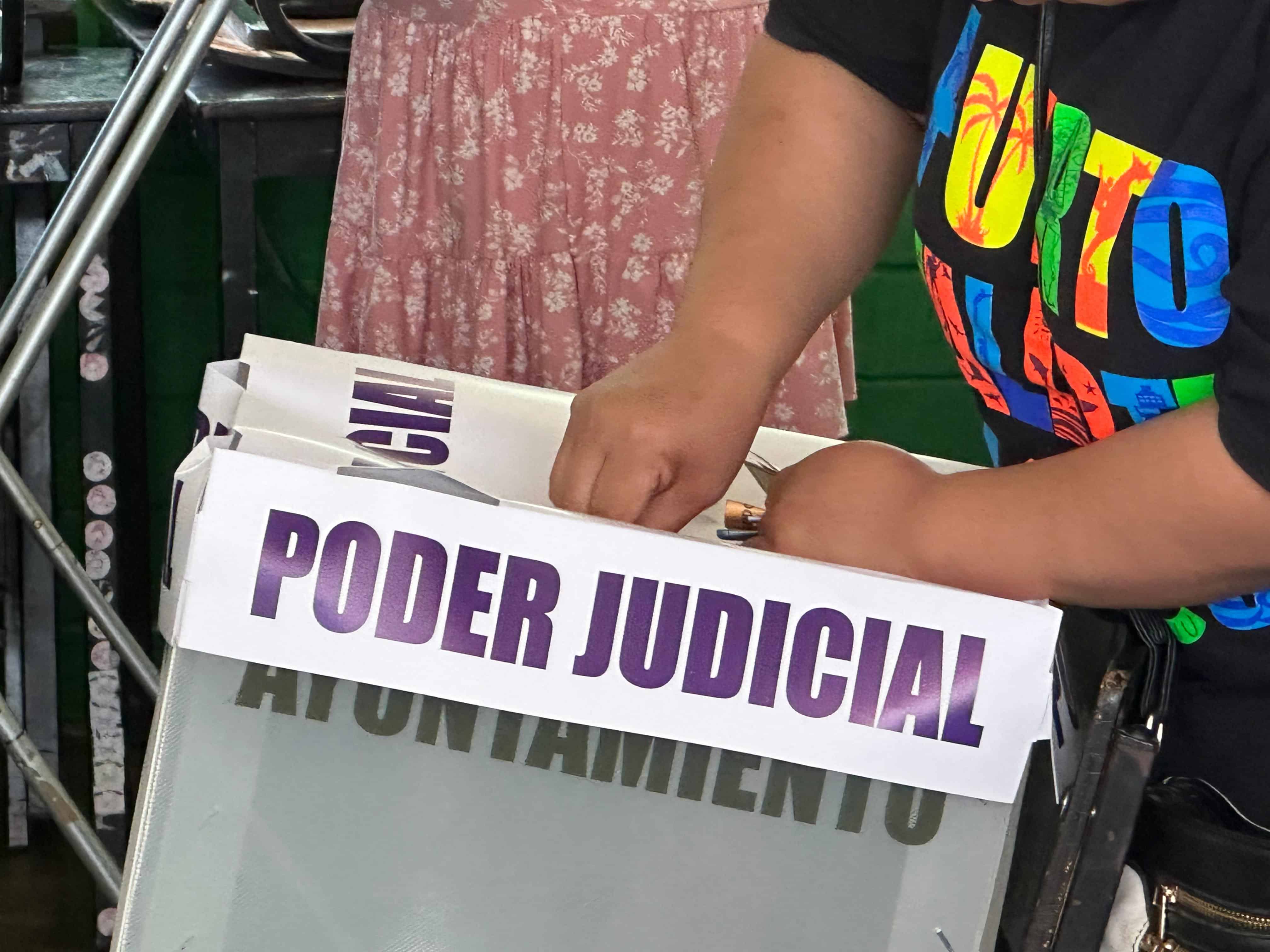 Arranca con retraso histórica elección judicial en Piedras Negras