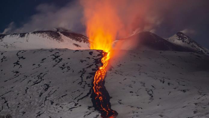 ¡Terror en Sicilia! El Etna entra en erupción con violentas explosiones