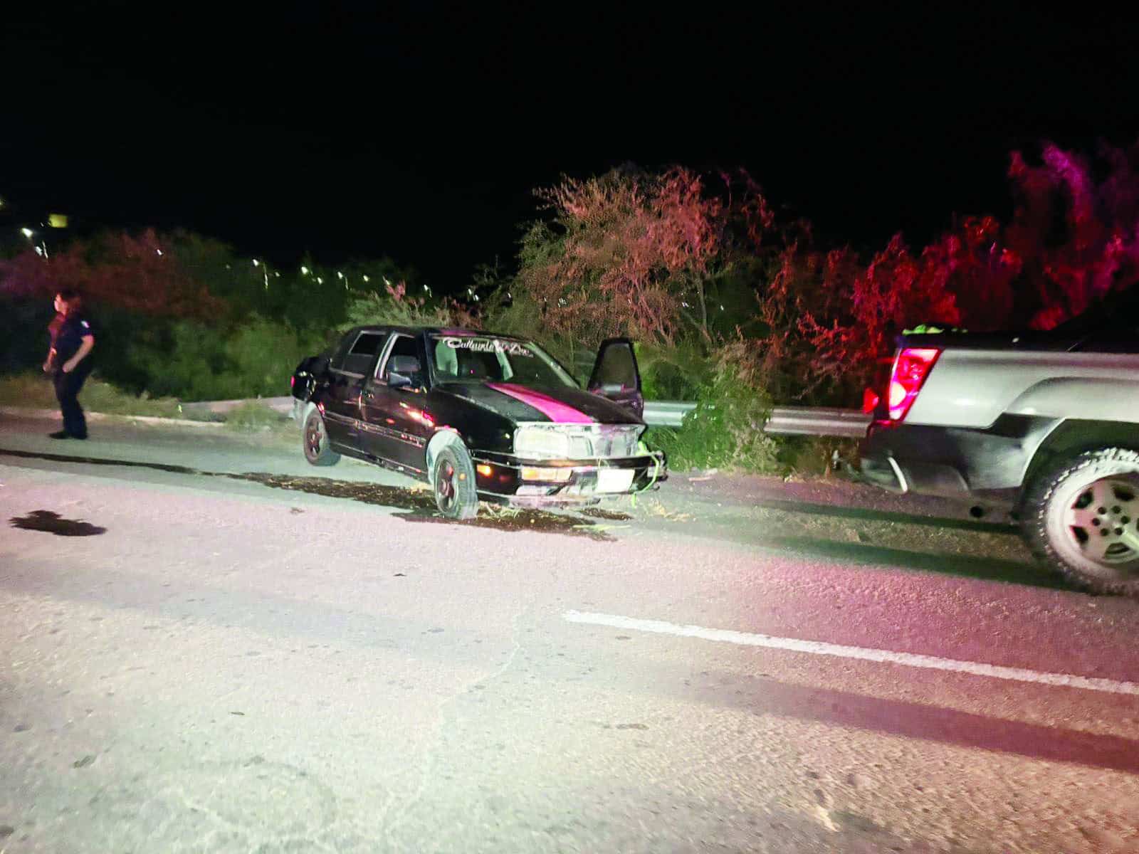 Impacta auto en las Torres