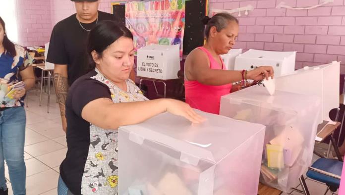 Desairada elección y hasta con acarreo