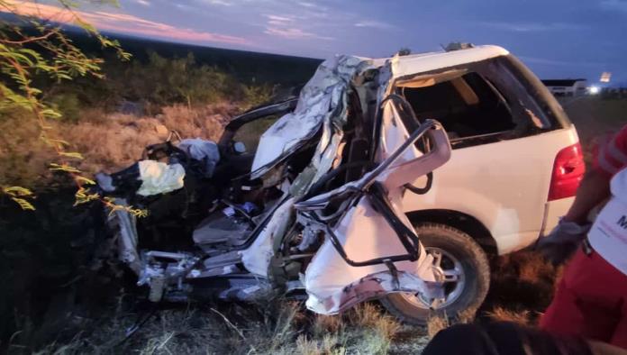 Muere conductor tras chocar de frente contra autobús en la 57