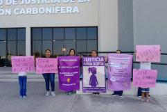 Clama madre de familia le regresen a su hija