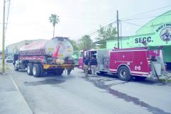 Incendian vándalos sindicato de la 147; Evitan bomberos tragedia mayor
