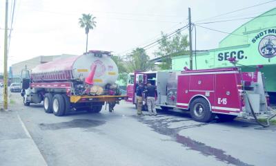 Incendian vándalos sindicato de la 147; Evitan bomberos tragedia mayor