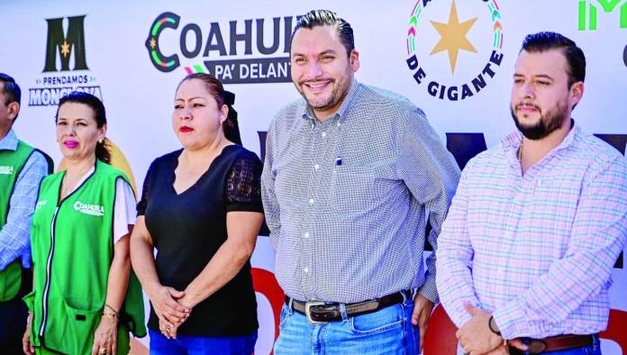 Carlos Villarreal mejora la red de agua potable