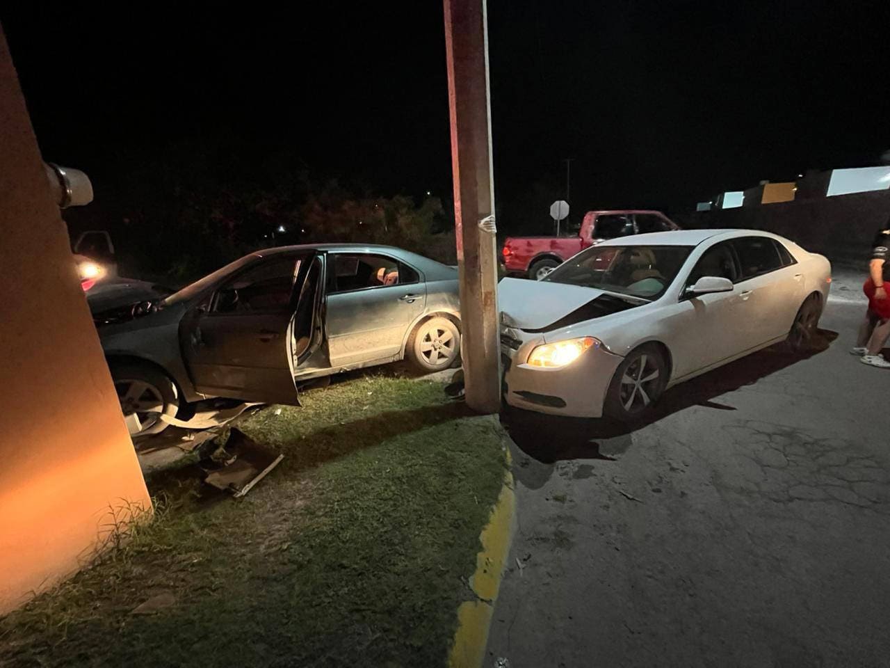 Accidente en colonia Magisterio de Allende deja solo daños materiales