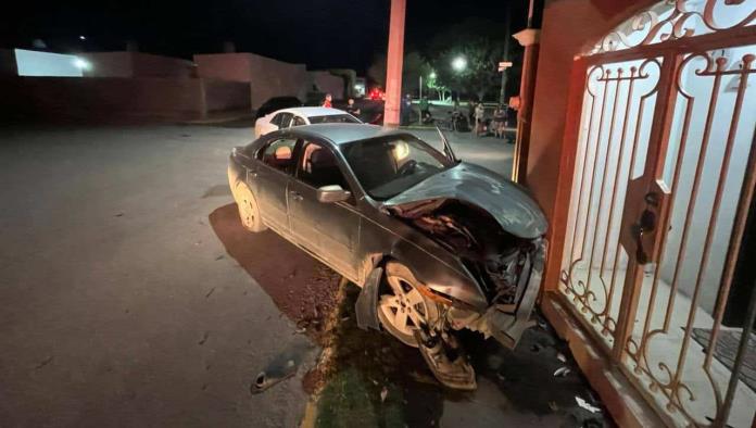 Accidente en colonia Magisterio de Allende deja solo daños materiales