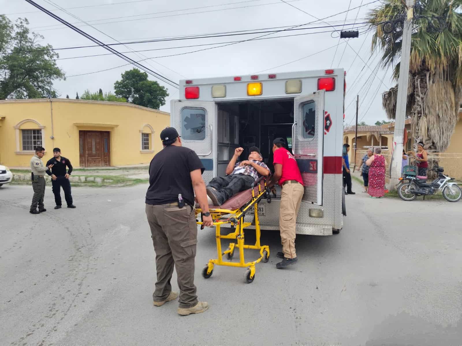 Atropellan a motociclista en Allende; responsable huye