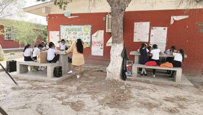 Concluirán 800 niños ciclo escolar en línea
