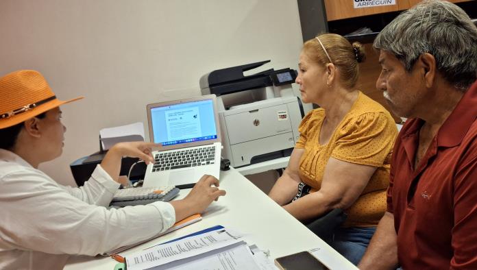 Solicitan préstamo a nombre de abuelito