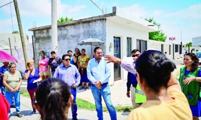Atiende Carlos Villarreal a afectados por la lluvia