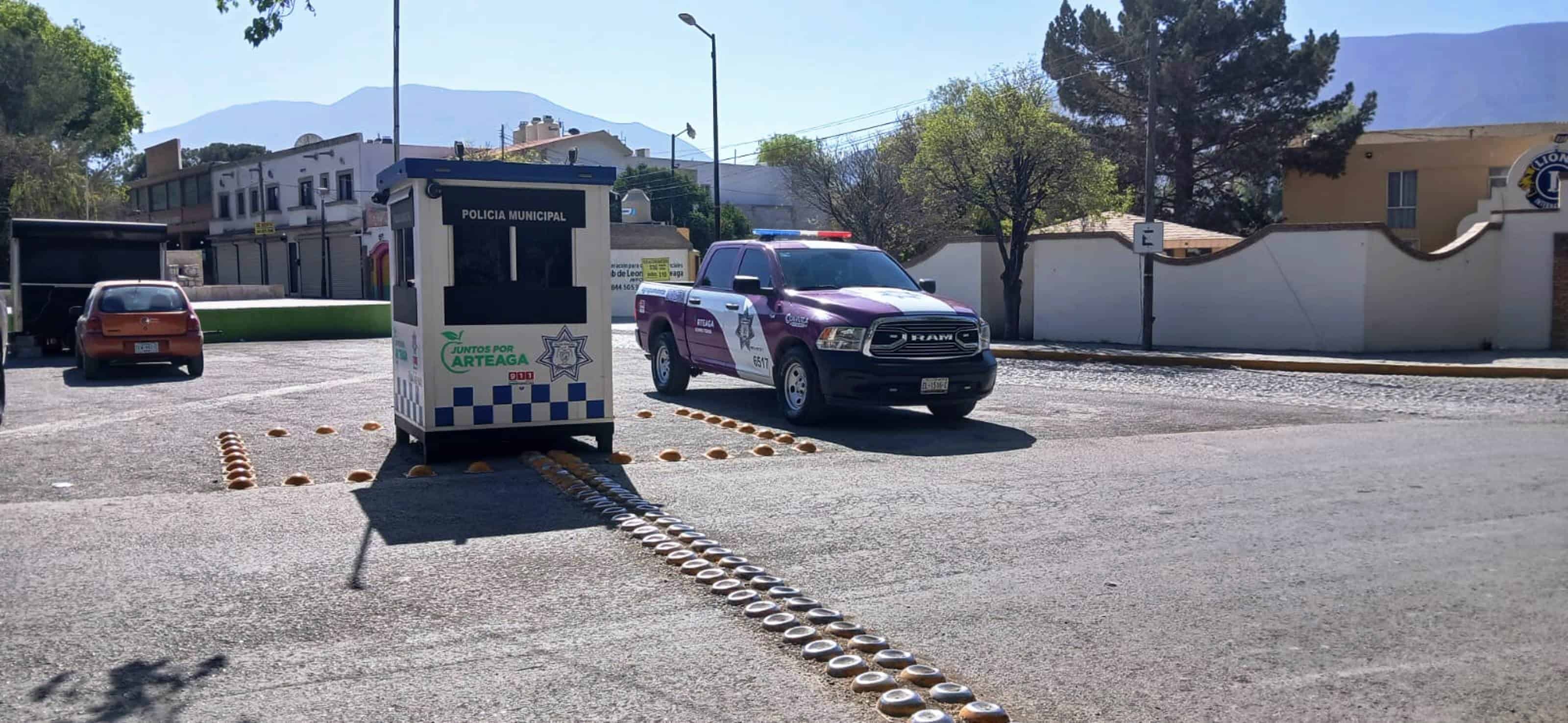 Cierran calles por caída de cables 