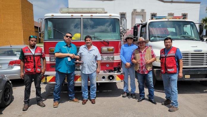 Donan lo Kickapoos equipo a Bomberos
