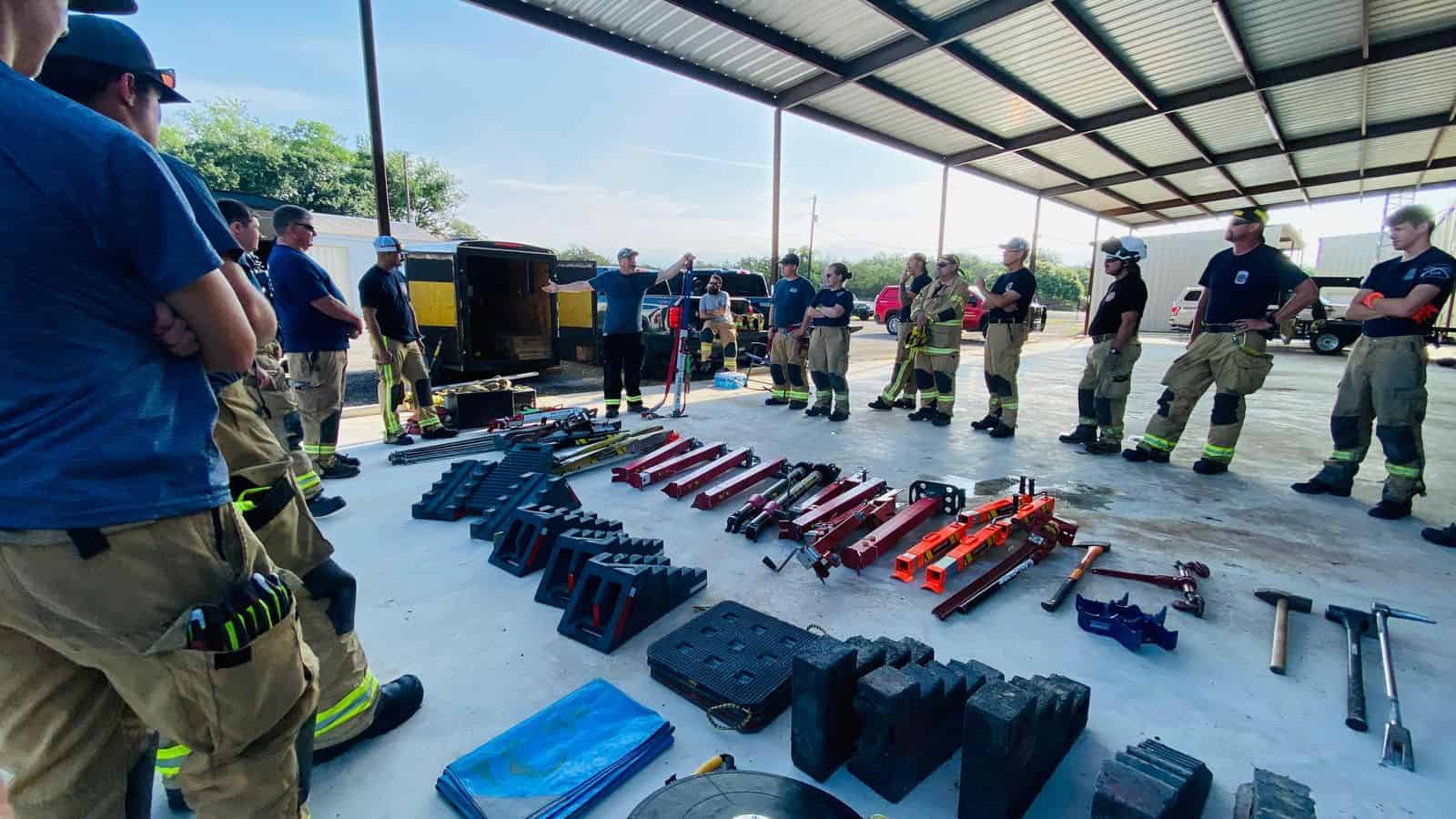 Bomberos de Acuña reciben certificación internacional en rescate pesado