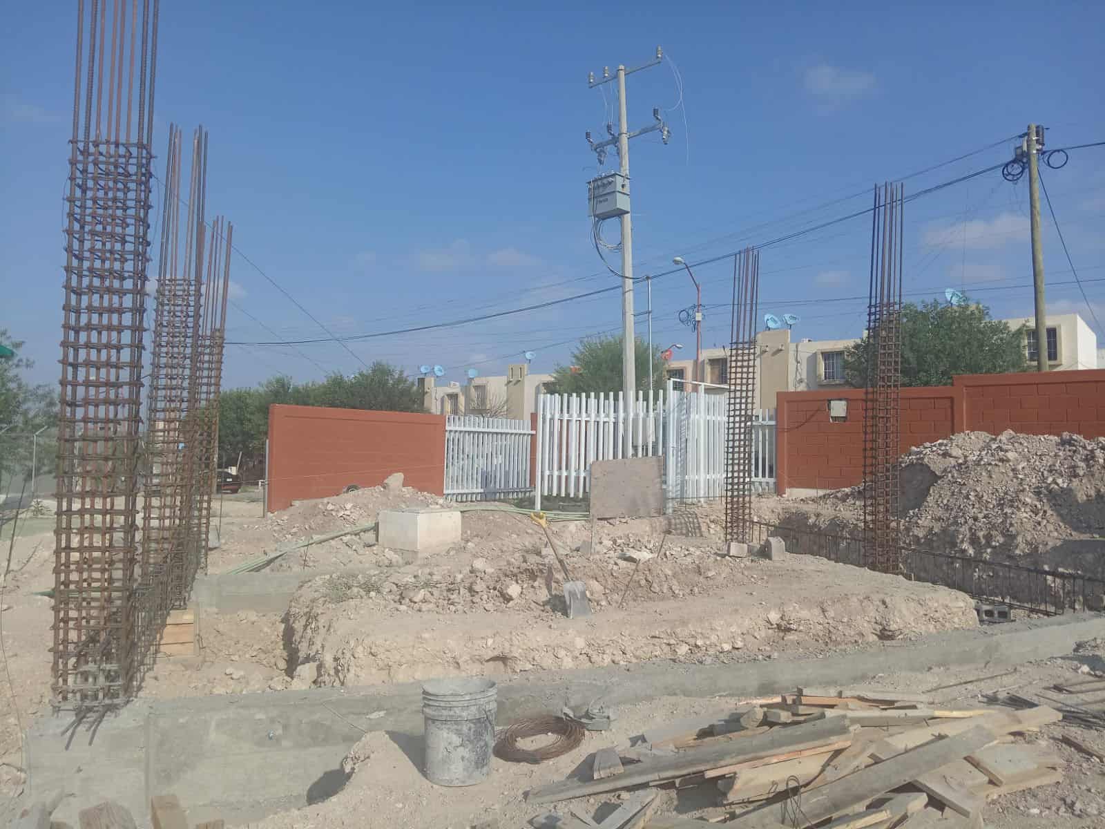 Crece infraestructura escolar en Altos de Santa Teresa con tercera etapa de construcción