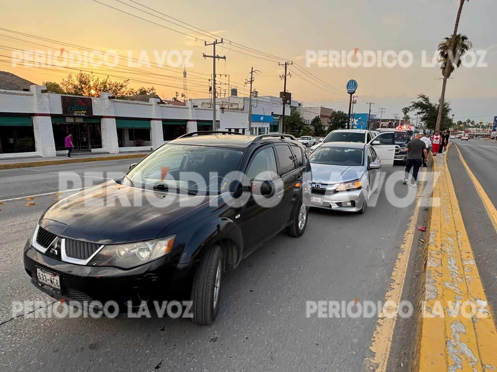 Carambola en puente Harold R. Pape en Monclova involucra cinco vehículos