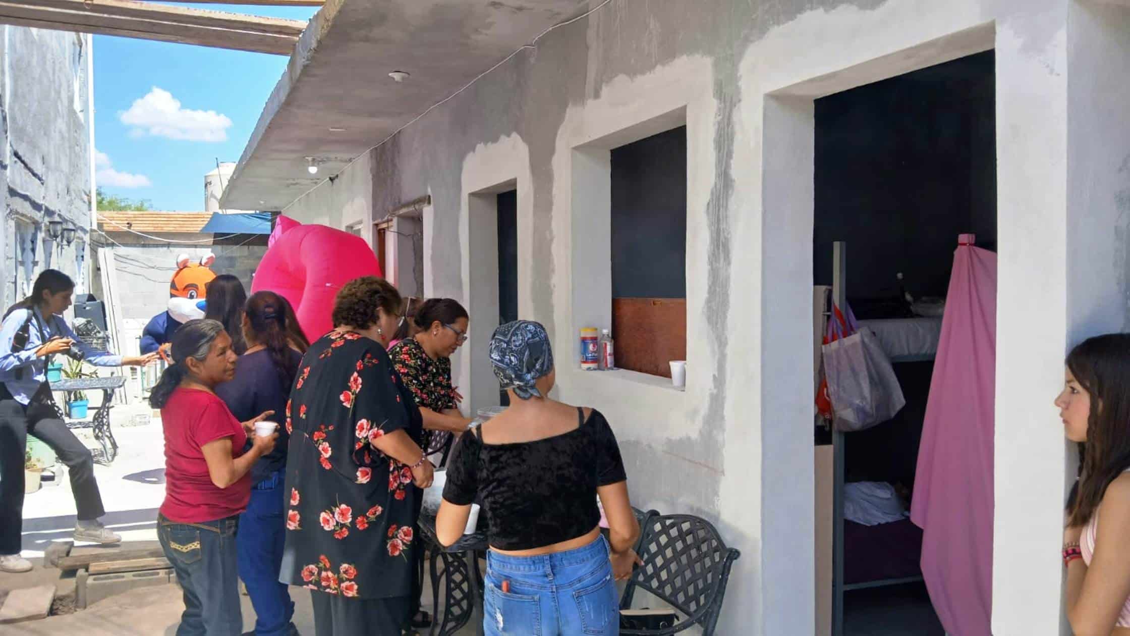Apoyan coreanos albergue Casa Rosa