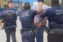 Detienen al exalcalde Pablo Salas por agresión a mujeres durante desalojo
