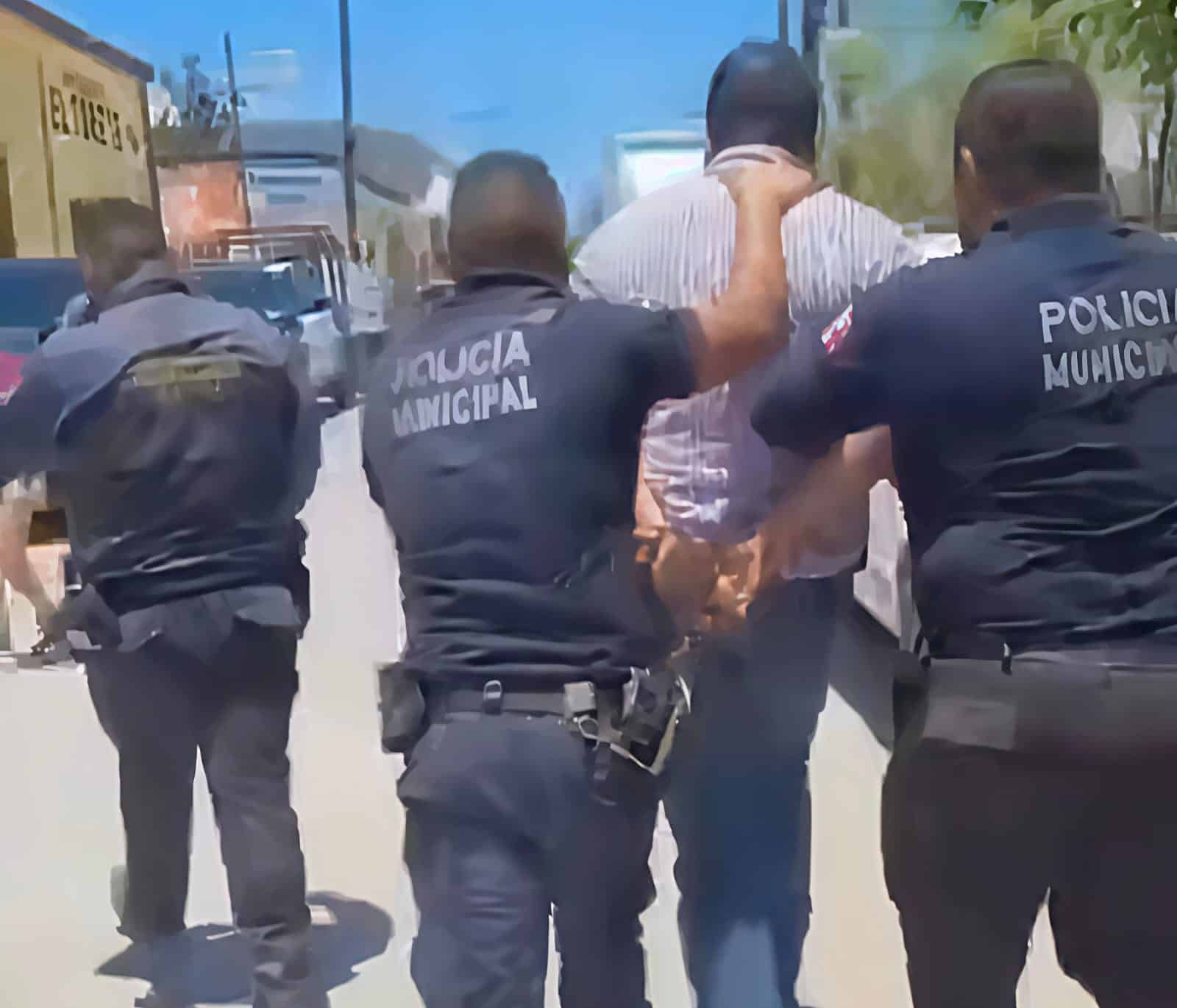 Detienen al exalcalde Pablo Salas por agresión a mujeres durante desalojo