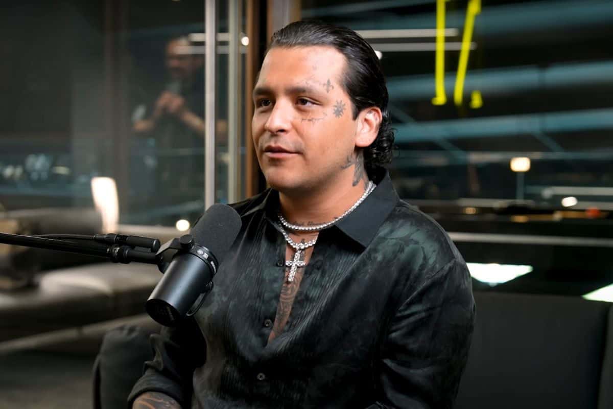 Christian Nodal lanza marca de ropa con estilo vaquero, gótico y elegante