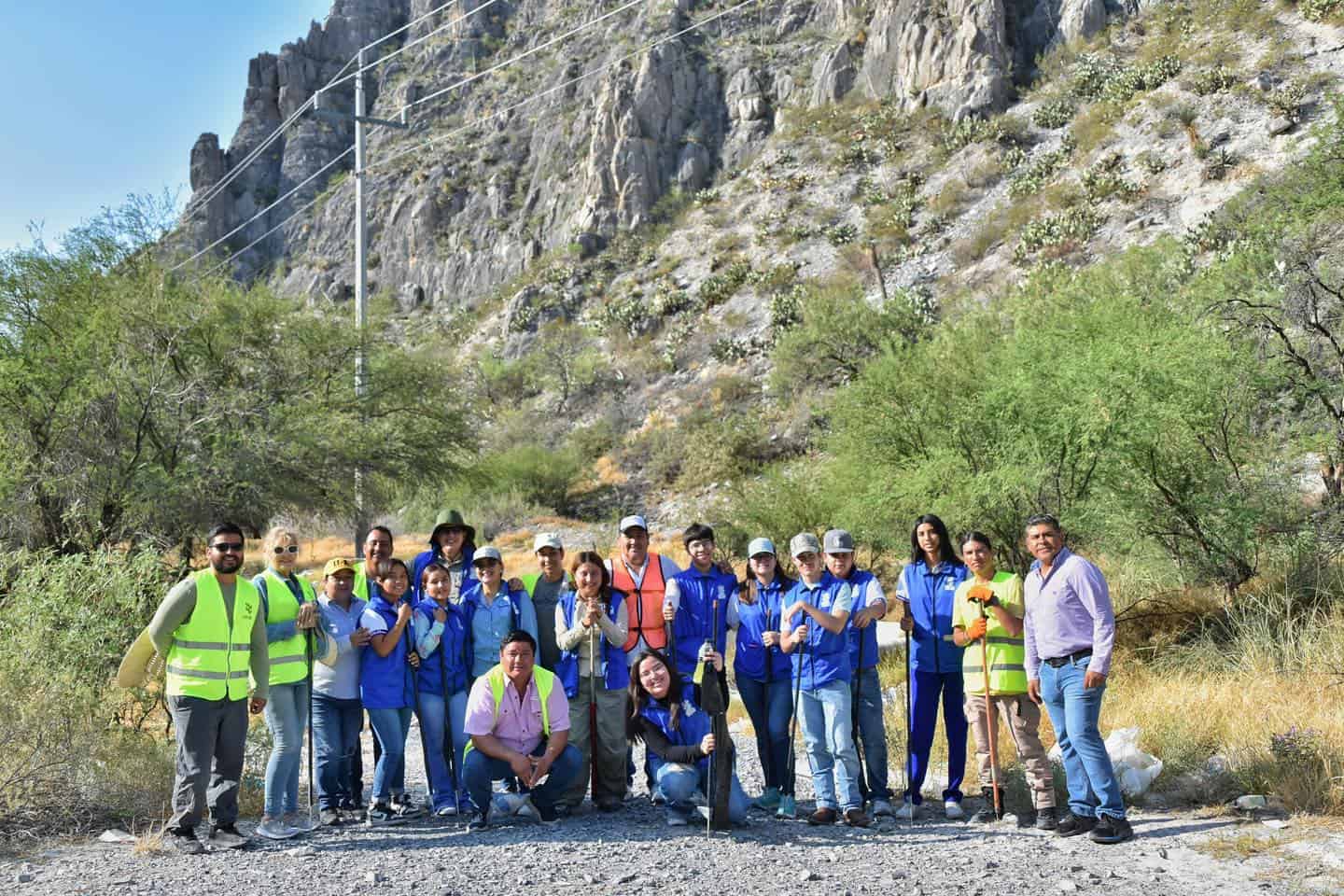 Jornada de limpieza en el Cañón de Cuatro Ciénegas une voluntades por el medio ambiente