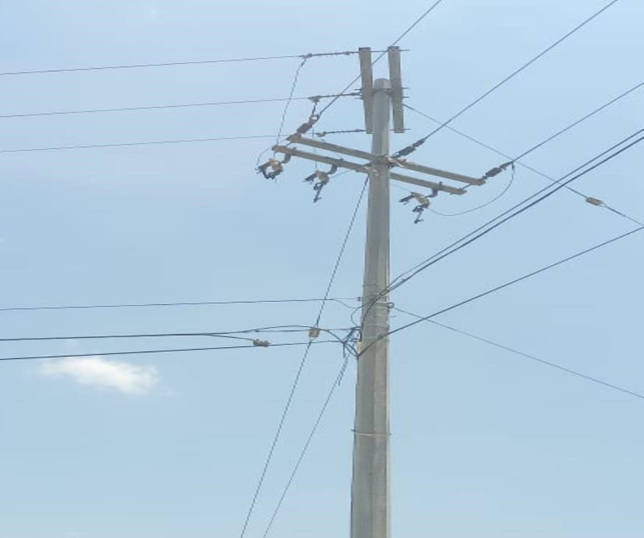 Apagón deja sin electricidad a miles de familias en colonia Ramos Arizpe