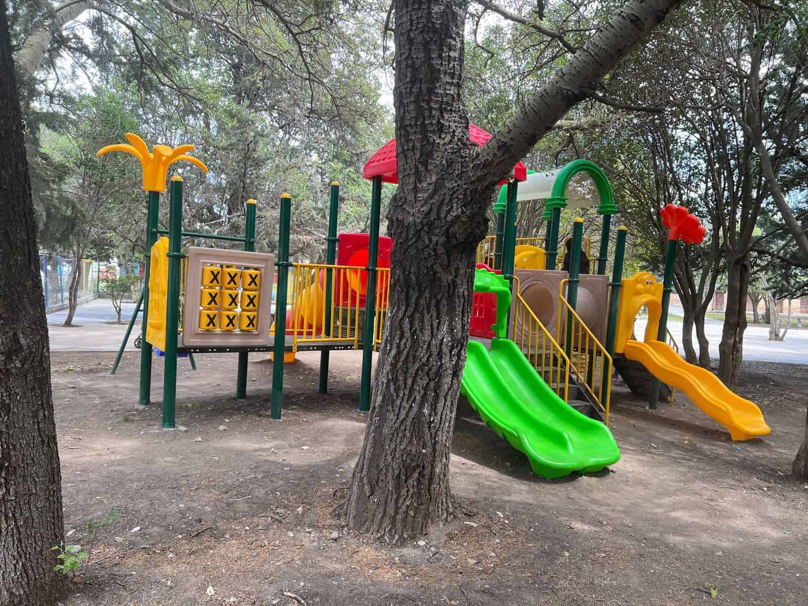 Habitantes de Arteaga exigen riego en plazas 