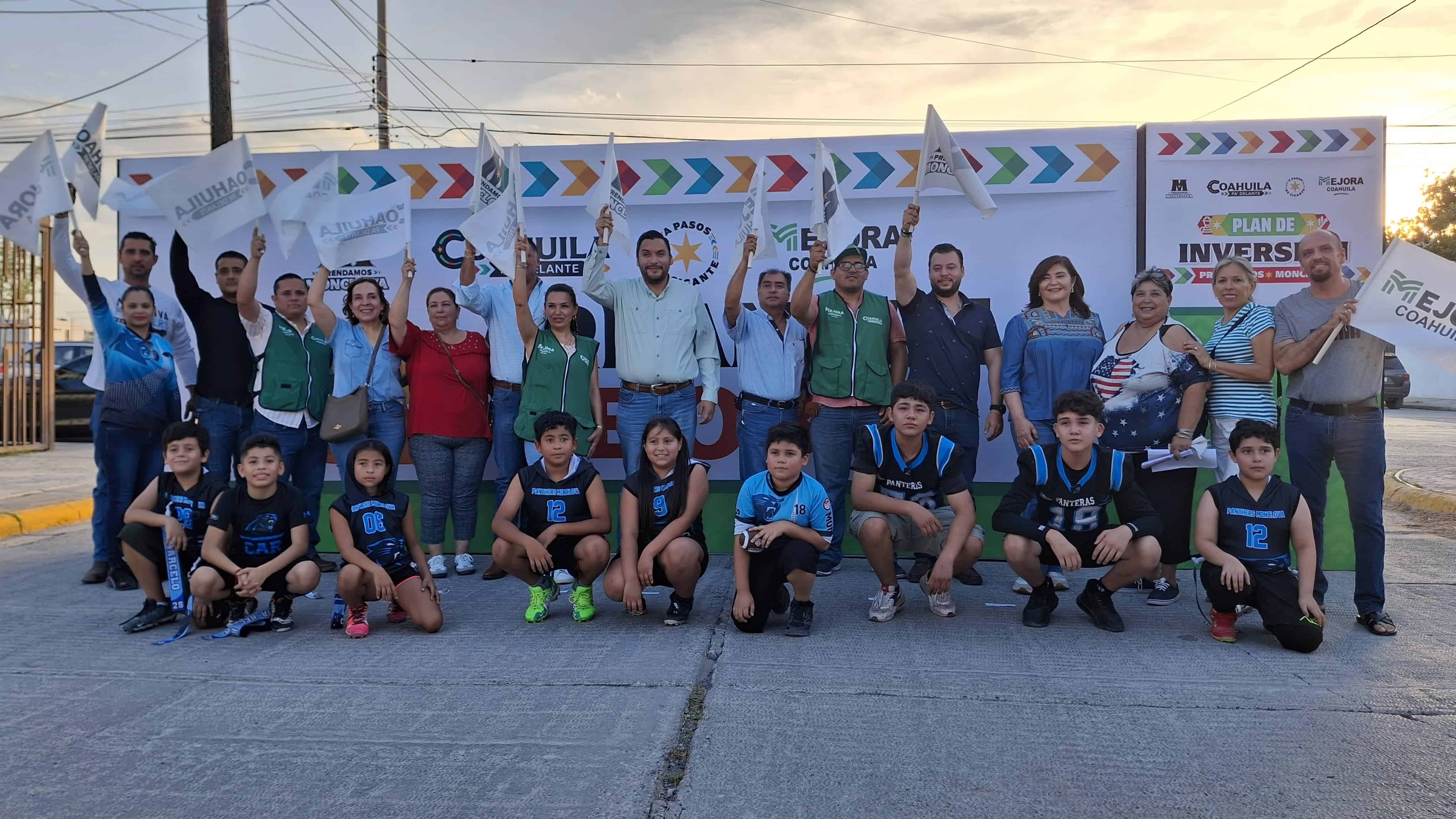 Carlos Villarreal inicia obra de camellón en colonia Petrolera de Monclova